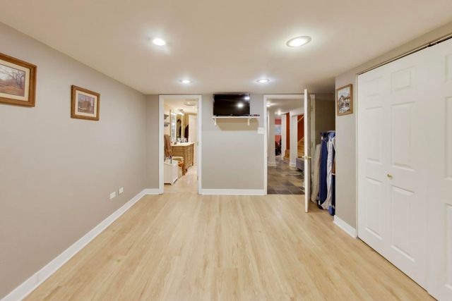 26811 N Oakdale Lane, Mundelein, IL 60060