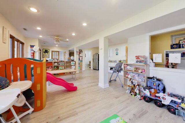 26811 N Oakdale Lane, Mundelein, IL 60060