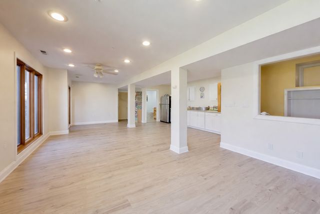 26811 N Oakdale Lane, Mundelein, IL 60060