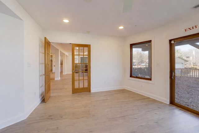 26811 N Oakdale Lane, Mundelein, IL 60060