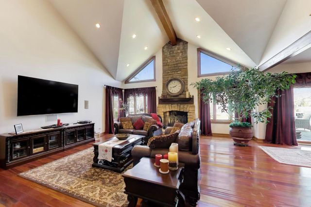 26811 N Oakdale Lane, Mundelein, IL 60060