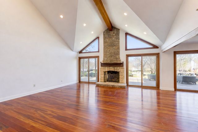 26811 N Oakdale Lane, Mundelein, IL 60060