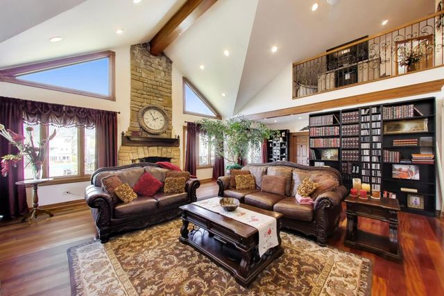 26811 N Oakdale Lane, Mundelein, IL 60060