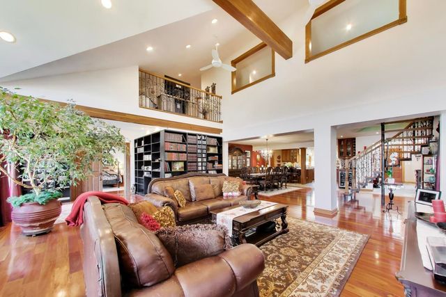 26811 N Oakdale Lane, Mundelein, IL 60060