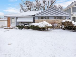 413 N Ridgeland Avenue, Elmhurst, IL 60126