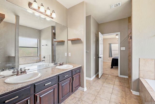 531 INDIAN XING, Jourdanton, TX 78026