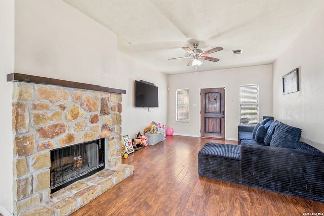 531 INDIAN XING, Jourdanton, TX 78026