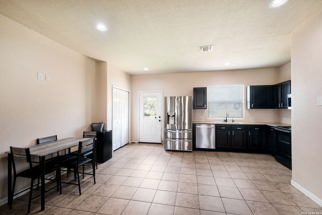 531 INDIAN XING, Jourdanton, TX 78026