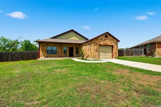 531 INDIAN XING, Jourdanton, TX 78026