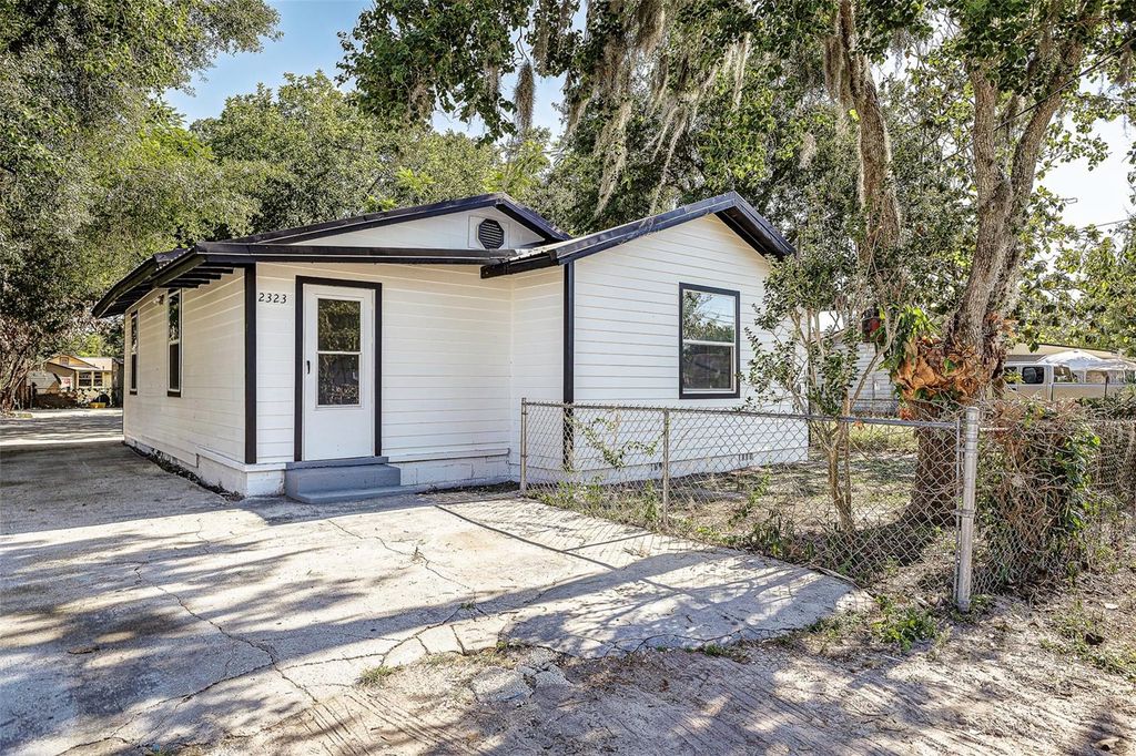2323 WEBER STREET, Lakeland, FL 33801