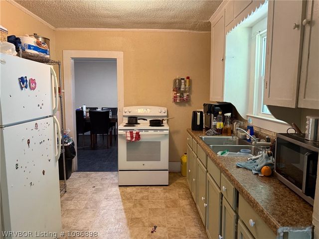 1206 N 6th Street, Fort Smith, AR 72901