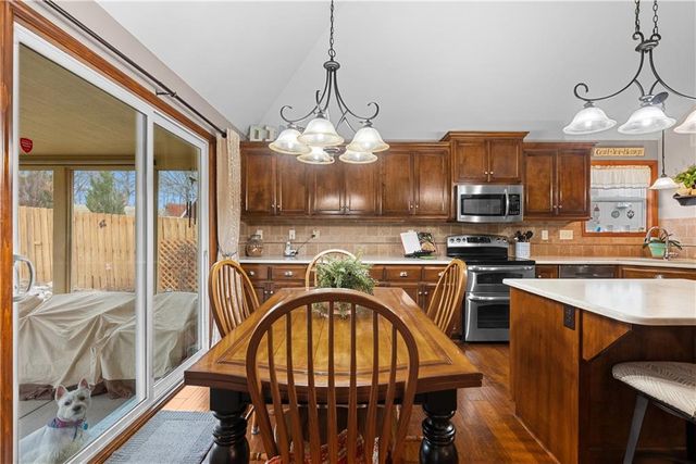 25404 E 30th Street S, Blue Springs, MO 64015