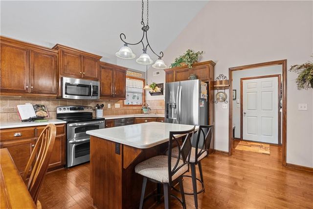 25404 E 30th Street S, Blue Springs, MO 64015