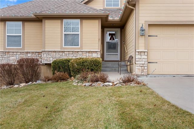 25404 E 30th Street S, Blue Springs, MO 64015