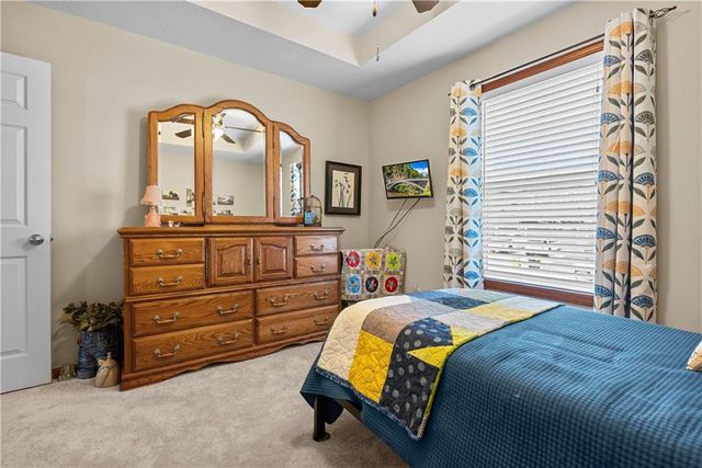 25404 E 30th Street S, Blue Springs, MO 64015