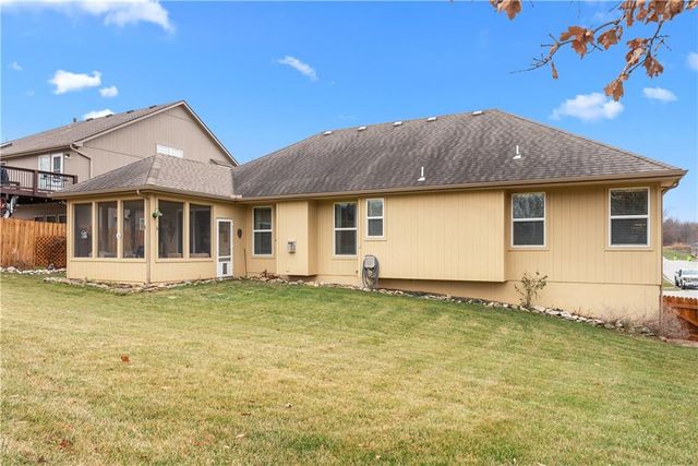 25404 E 30th Street S, Blue Springs, MO 64015