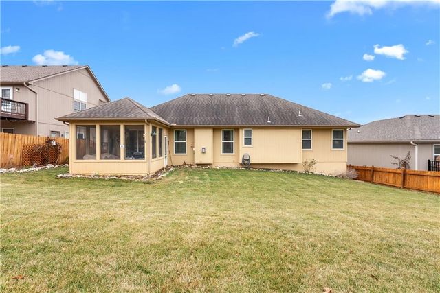 25404 E 30th Street S, Blue Springs, MO 64015