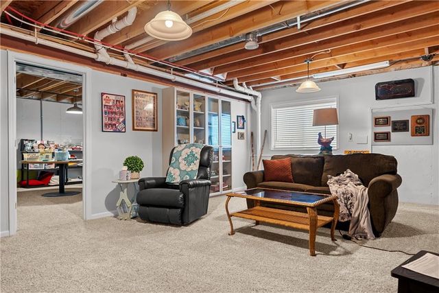 25404 E 30th Street S, Blue Springs, MO 64015