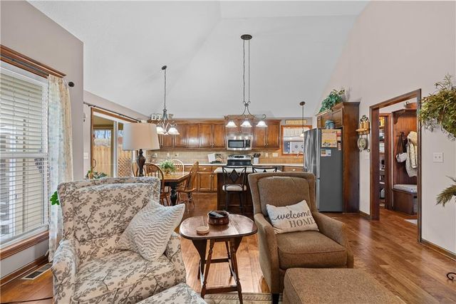 25404 E 30th Street S, Blue Springs, MO 64015