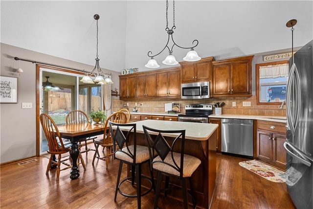 25404 E 30th Street S, Blue Springs, MO 64015