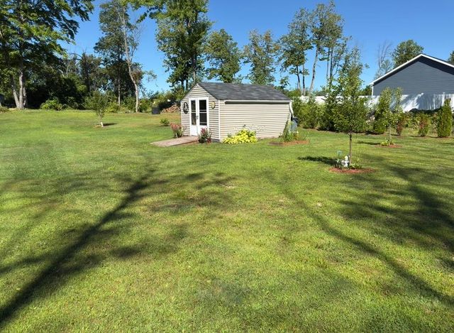 300 Robinson Road, Plattsburgh, NY 12901