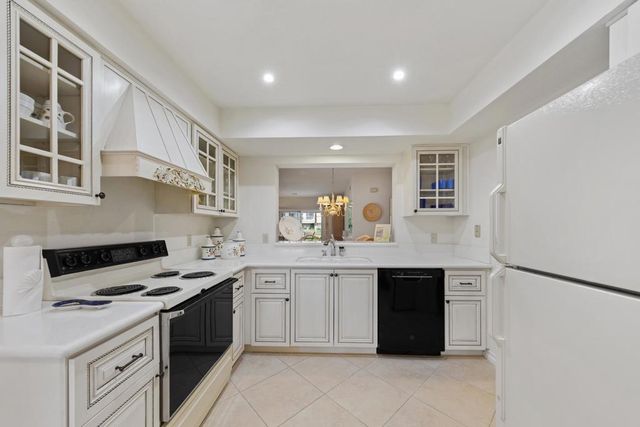 786 Montana Vista Drive, Palm Desert, CA 92211