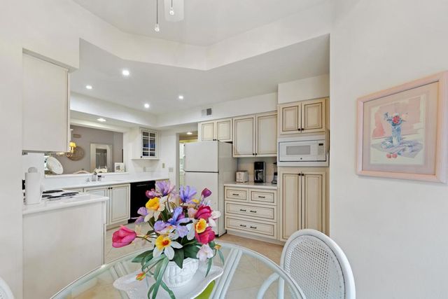 786 Montana Vista Drive, Palm Desert, CA 92211