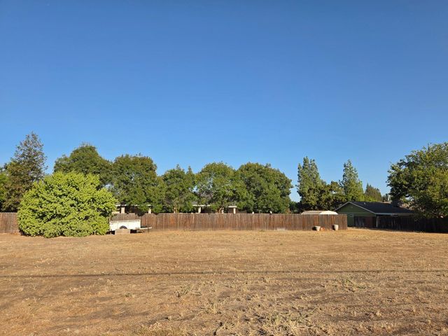 12628 Fernwood Drive, Madera, CA 93636