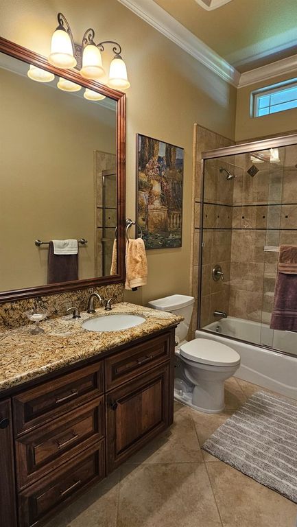 Image 10 of property listing at 12628 Fernwood Drive, Madera, CA 93636