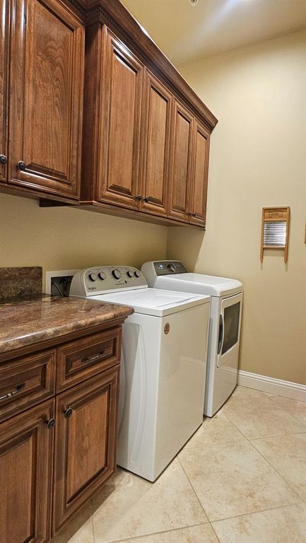 Image 16 of property listing at 12628 Fernwood Drive, Madera, CA 93636