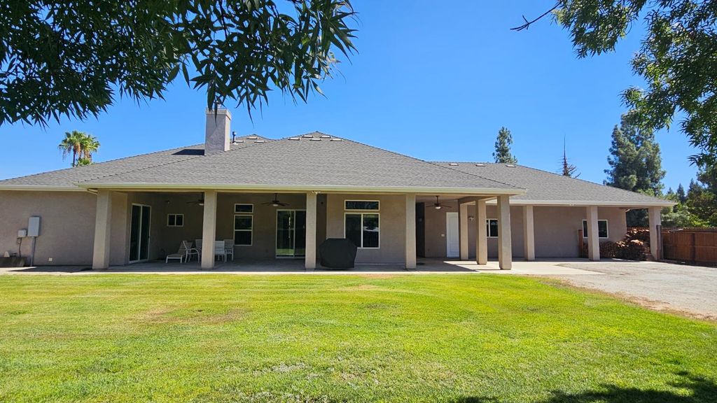 Image 31 of property listing at 12628 Fernwood Drive, Madera, CA 93636