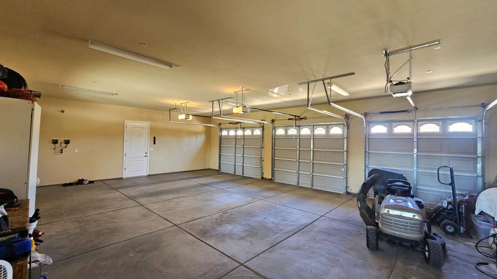 Image 36 of property listing at 12628 Fernwood Drive, Madera, CA 93636