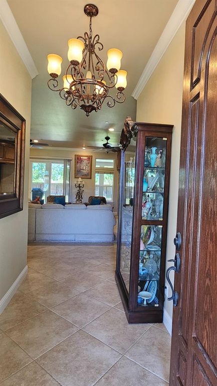 Image 4 of property listing at 12628 Fernwood Drive, Madera, CA 93636