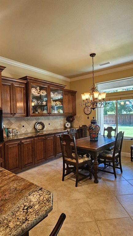 Image 8 of property listing at 12628 Fernwood Drive, Madera, CA 93636