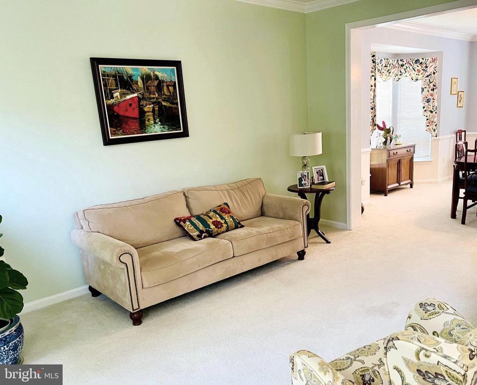 Image 10 of property listing at 14613 FARNHAM LN, Laurel, MD 20707