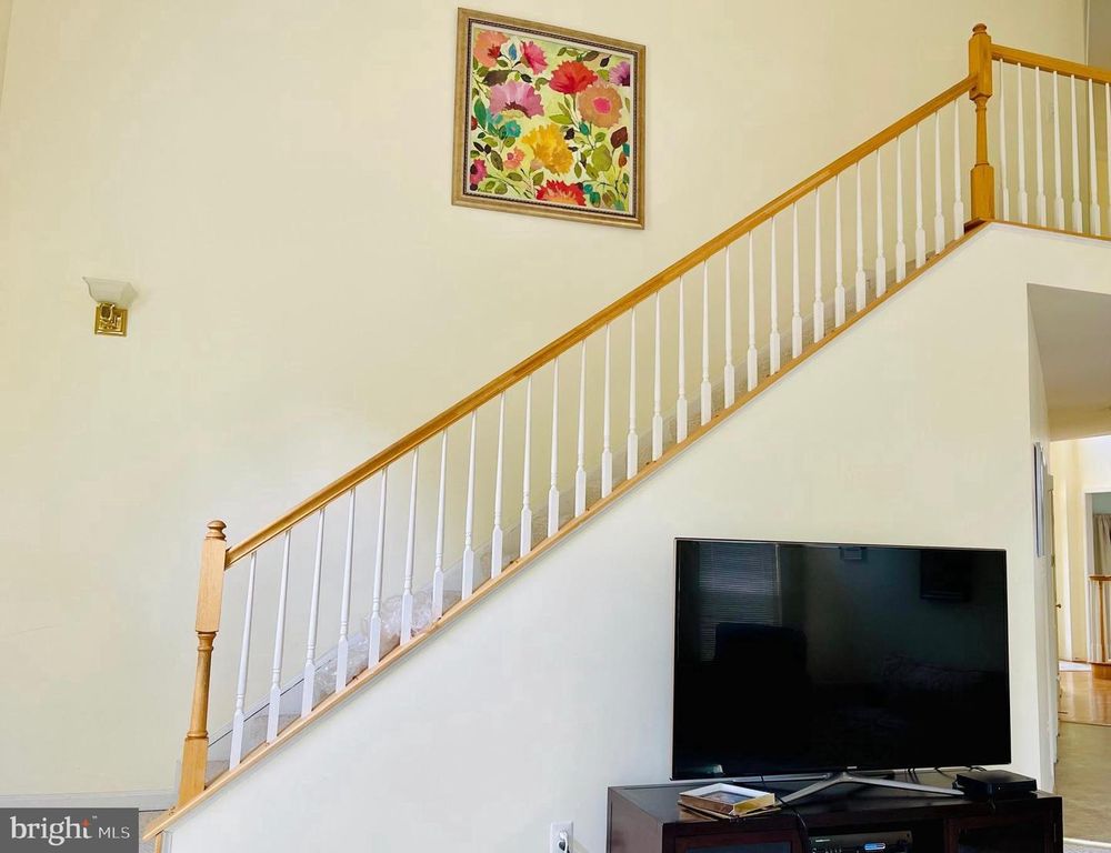 Image 15 of property listing at 14613 FARNHAM LN, Laurel, MD 20707