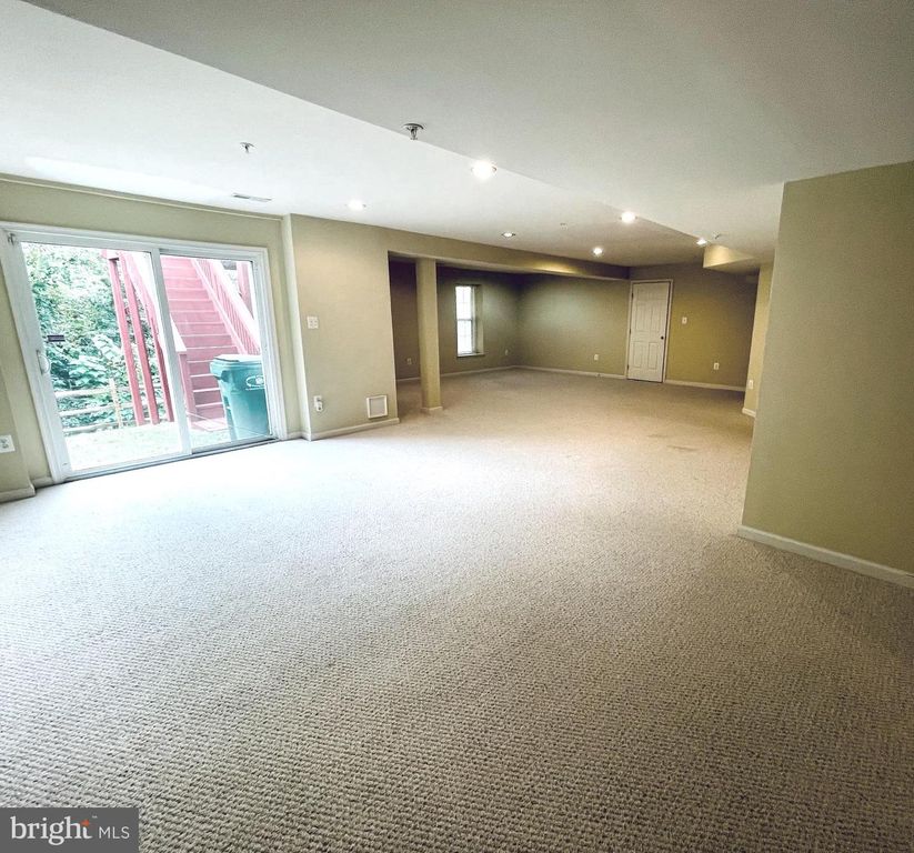 Image 25 of property listing at 14613 FARNHAM LN, Laurel, MD 20707