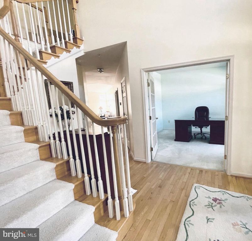 Image 4 of property listing at 14613 FARNHAM LN, Laurel, MD 20707