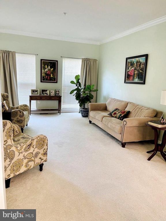 Image 9 of property listing at 14613 FARNHAM LN, Laurel, MD 20707