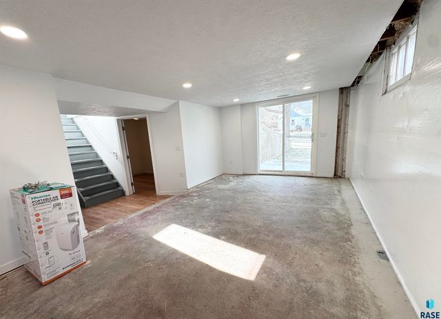 804 S Hawthorne Ave Avenue, Sioux Falls, SD 57104