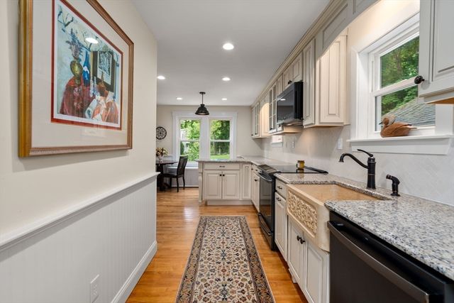 107 Winter Hill Rd, Holden, MA 01520