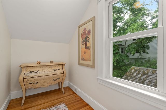 107 Winter Hill Rd, Holden, MA 01520