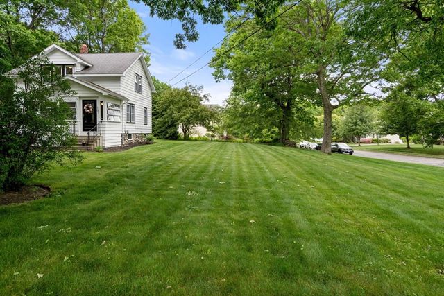 107 Winter Hill Rd, Holden, MA 01520