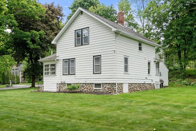 107 Winter Hill Rd, Holden, MA 01520