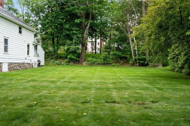 107 Winter Hill Rd, Holden, MA 01520