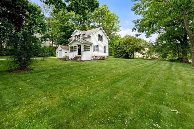 107 Winter Hill Rd, Holden, MA 01520