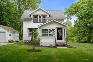 107 Winter Hill Rd, Holden, MA 01520