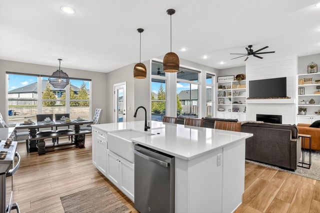 6207 S Maryland Avenue, Springfield, MO 65810