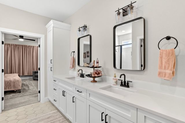 6207 S Maryland Avenue, Springfield, MO 65810