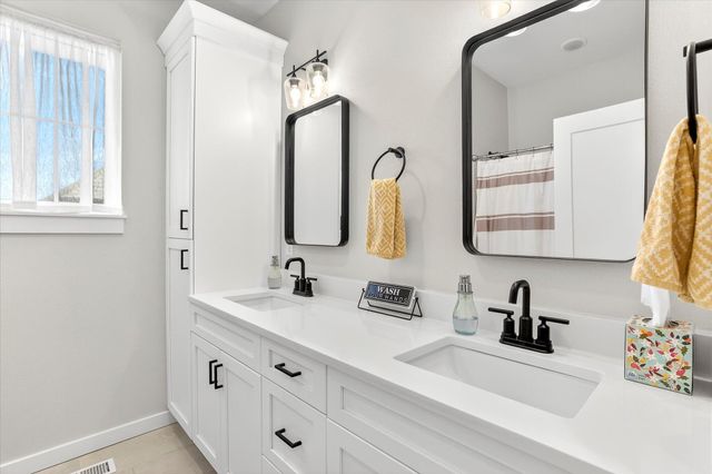 6207 S Maryland Avenue, Springfield, MO 65810